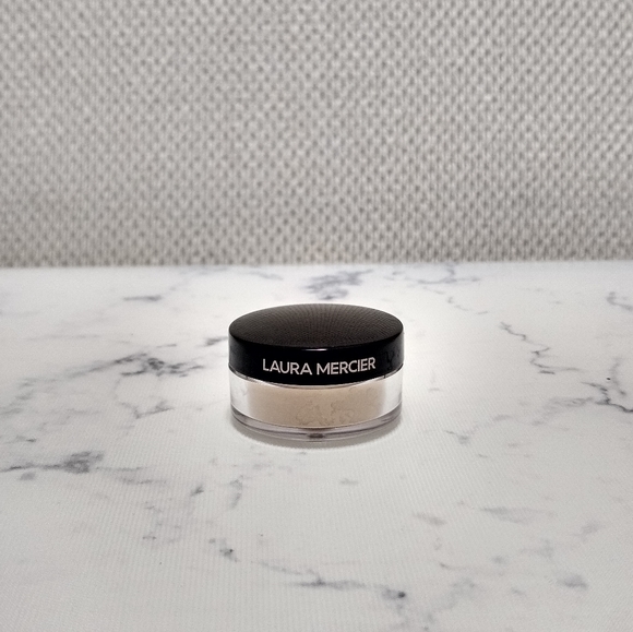 laura mercier Other - LAURA MERCIER Translucent Loose Setting Powder .07 oz Mini Travel Size